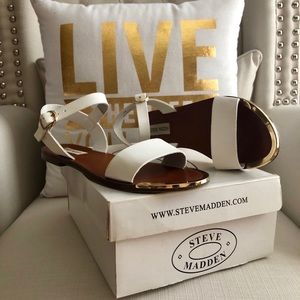 STEVE MADDEN SANDALS